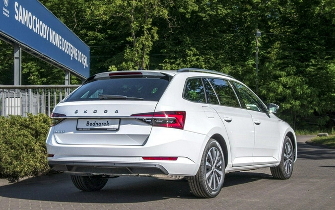 Skoda Superb cena 172000 przebieg: 5, rok produkcji 2024 z Brusy małe 407